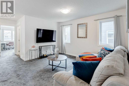 100 Emberside Glen