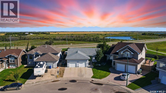 1002 Carr Crescent