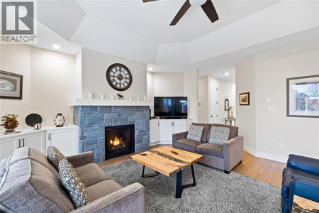 1004 Brookfield Cres