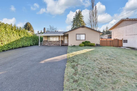 10330 140 Street, Surrey, BC V3T4X9 Photo 1