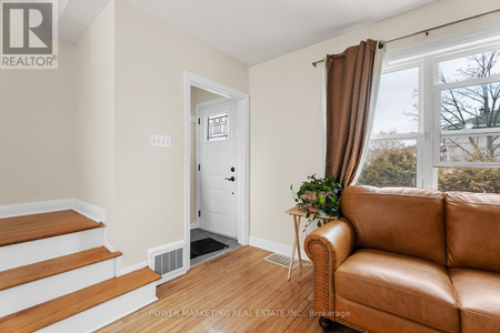 1047 Hollington Street