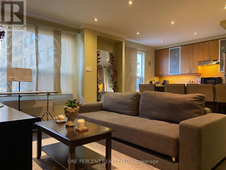 Living room - 105 660 Eglinton Ave W, Toronto, ON M5N1C3 Photo 1