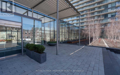 105 The Queensway Ave, Toronto, ON M6G5B5 Photo 1