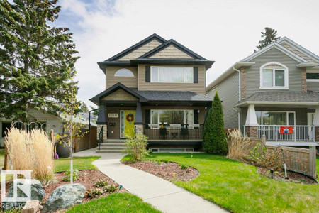 Living room - 10511 76 St Nw, Edmonton, AB T6A3B2 Photo 1