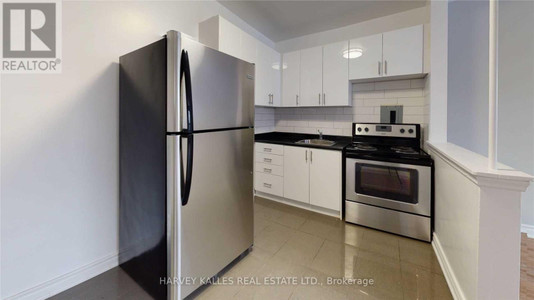 Kitchen - 108 31 Clearview Hts, Toronto, ON M6M2A2 Photo 1