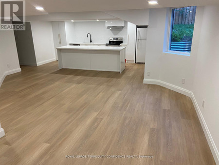 115 Newport Square