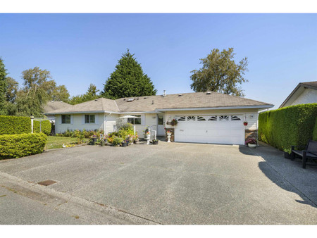 1163 King George Boulevard, Surrey, BC V4A4Z1 Photo 1