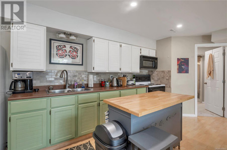 1175 Petersen Rd