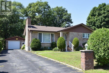 119 Rousseau Cres