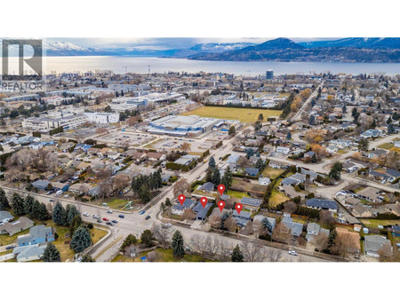 Living room - 1198 Raymer Avenue, Kelowna, BC V1Y5A1 Photo 1