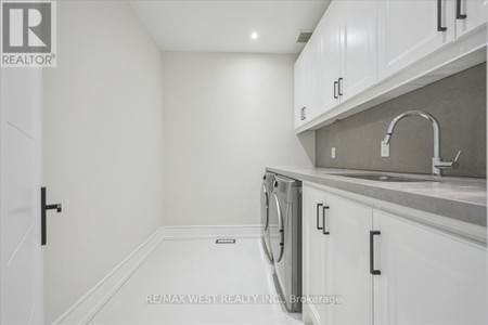 12 B Foch Avenue