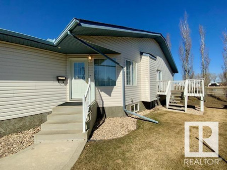 Living room - 123 7000 Northview Dr, Wetaskiwin, AB T9A3R9 Photo 1