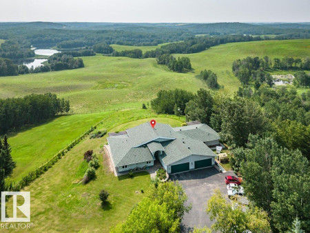 Living room - 127 1103 Twp Rd 540, Rural Parkland County, AB T7Y0A6 Photo 1