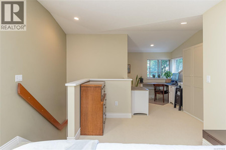 1283 Roberton Blvd