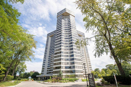 1300 Bloor St, Mississauga, ON L4Y3Z2 Photo 1