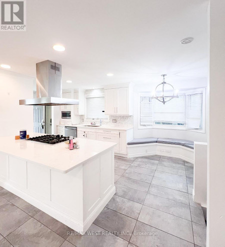 13050 St Thomas Street