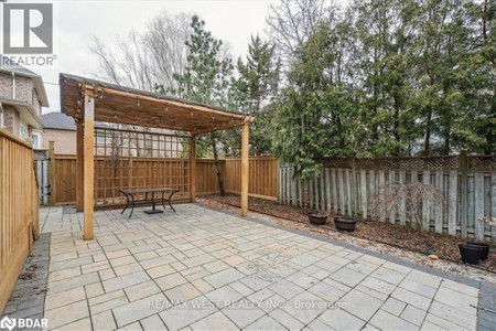 1349 Sagewood Crescent