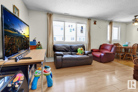 Living room - 1468 Lakewood Rd Nw Nw, Edmonton, AB T6K3M2 Photo 1