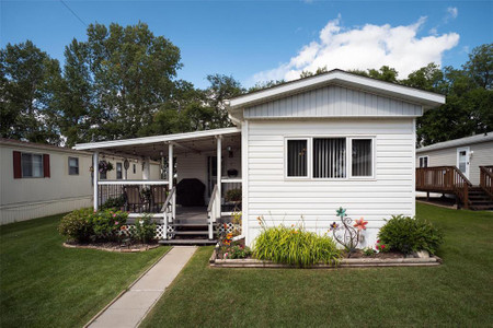15 Meadowlark Court