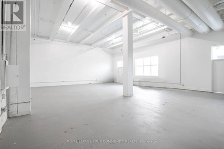 152 1159 Dundas Street E