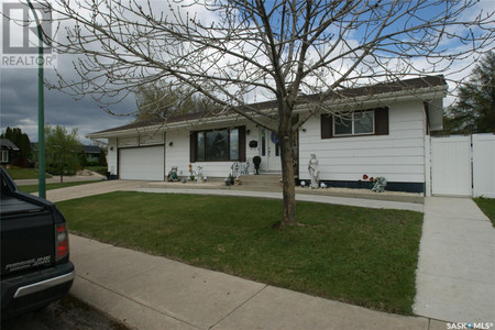3 Bedroom Residential Home For Sale | 155 Appleby Dr | Saskatoon | S7M4B5
