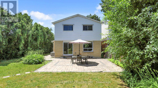 158 Holm Crescent