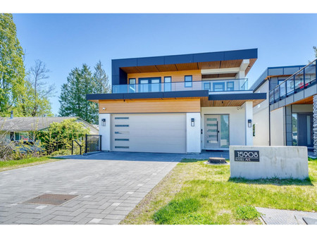 15908 Russell Avenue, White Rock, BC V4B2S4 Photo 1