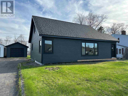 16 Elizabeth Ave