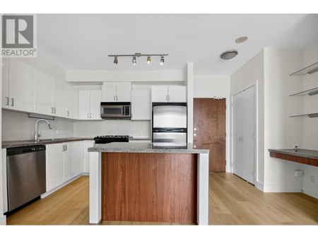 1609 155 W 1st Street, North Vancouver, BC V7M3N8 Photo 1