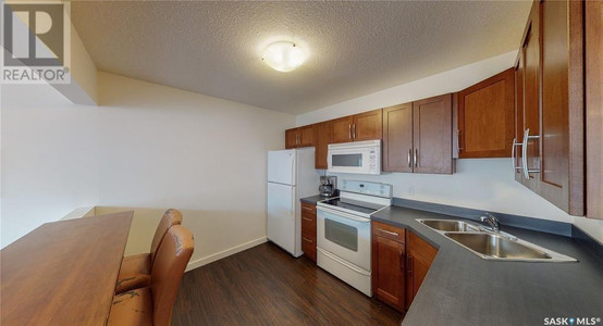 Kitchen - 18 2060 Lorne Street, Regina, SK S4P2M2 Photo 1