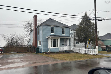 18 Dale Street, Amherst, NS B4H2A3 Photo 1