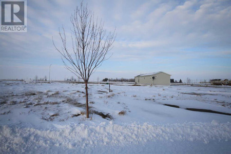 2 Meadows Way, Taber, AB T1G0G7 Photo 1