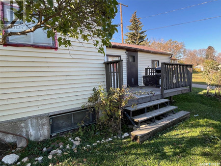 Kitchen/Dining room - 202 3rd Avenue, Young, SK S0K4Y0 Photo 1