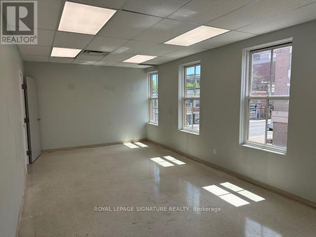 202 B 10132 Yonge Street