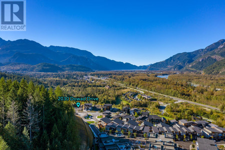2030 Dowad Drive, Squamish, BC V8B0Y8 Photo 1