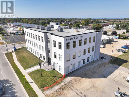 208 1020 Goderich Street
