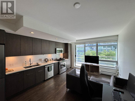 210 9060 University Crescent