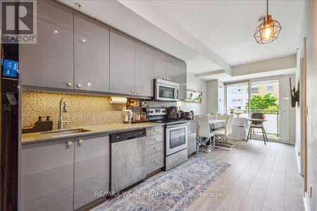 212 760 The Queensway