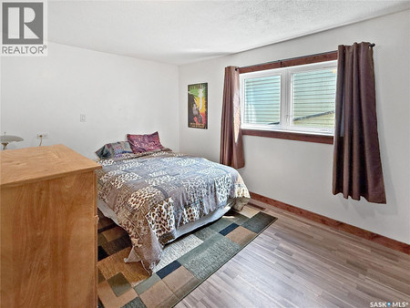 213 5th Avenue W