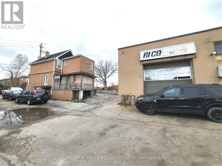 217 Danforth Rd, Toronto, ON M1L3X2 Photo 1