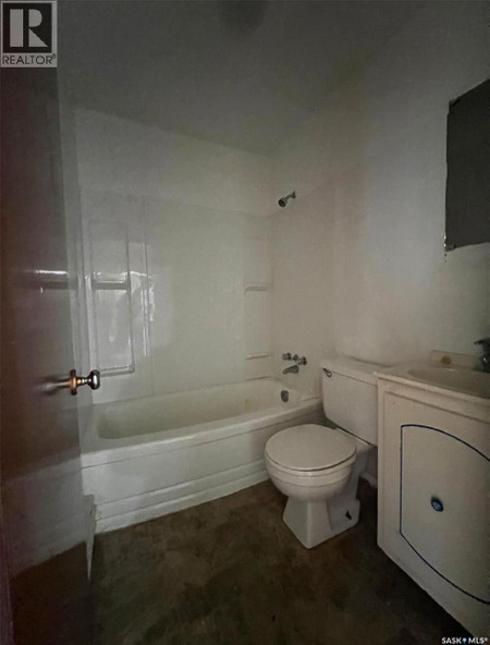 218 Begg Street W
