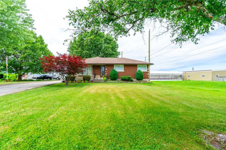 220 Read Road, St Catharines, ON L2R7K6 Photo 1