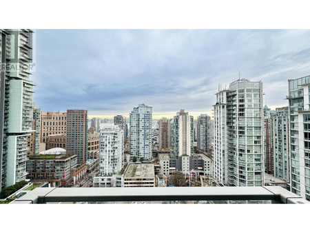 2304 833 Seymour Street, Vancouver, BC V6B0G4 Photo 1