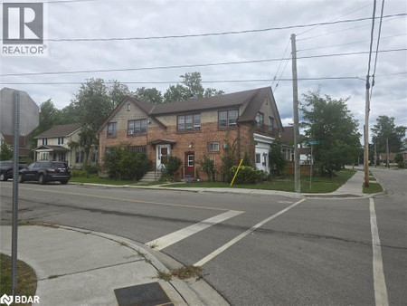 243 Alder Street W