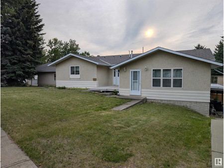 Living room - 26 Louisbourg Pl, St Albert, AB T8N4L5 Photo 1