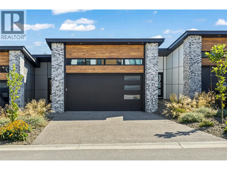 Full bathroom - 2835 Canyon Crest Drive Unit 2, West Kelowna, BC V4T0E3 Photo 1