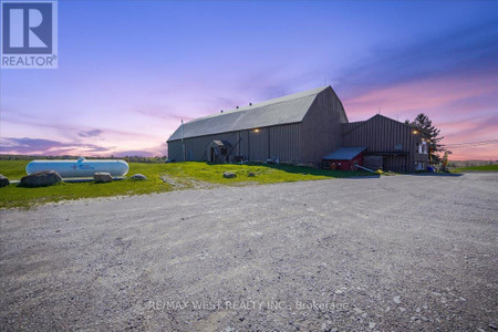 2885 Altona Road