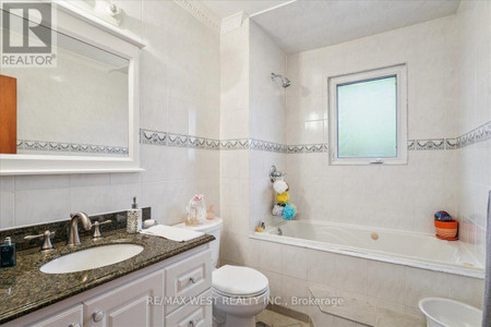 3 Hilldale Road Nw