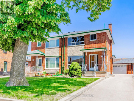 31 Woodenhill Court