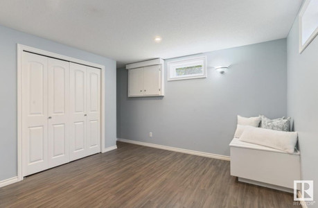 32 Silverchief Cr